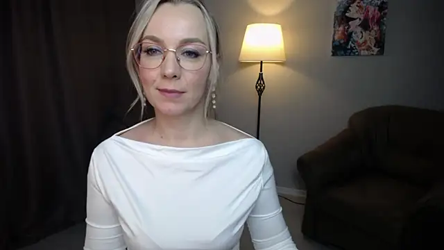 Ava_Elior Chat XXX in diretta