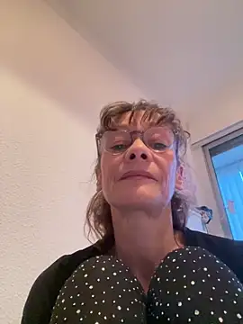 Chris06d22@xh Chat XXX in diretta