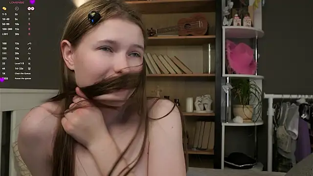 LynHillaire Chat XXX in diretta