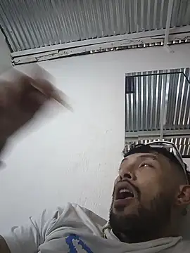 Kingbigcock23cm Chat XXX in diretta