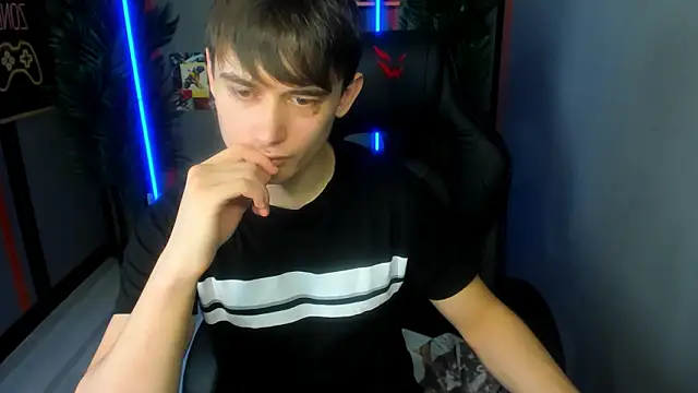 XXX chat uživo modela AlejandroEllias