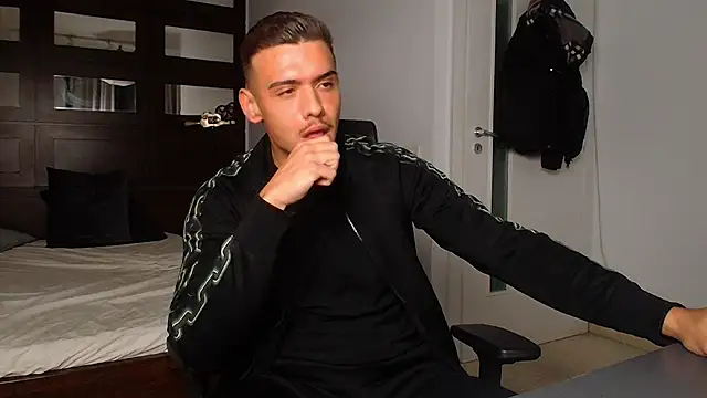 ElijahThorne live XXX chat