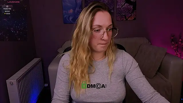 regina_queen Chat XXX in diretta