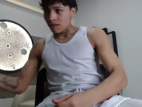 Dogan_Renzo0 Adlı Modelin Canlı XXX Sohbeti