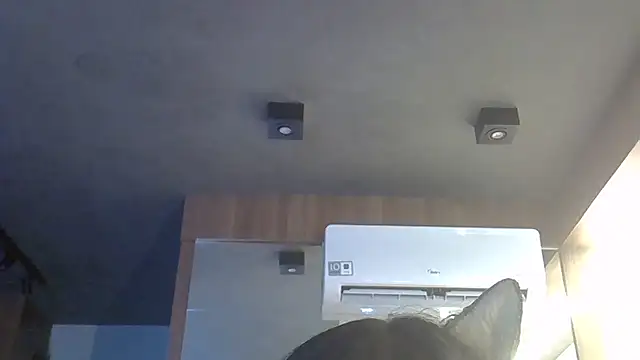 SkinnyKitten Adlı Modelin Canlı XXX Sohbeti