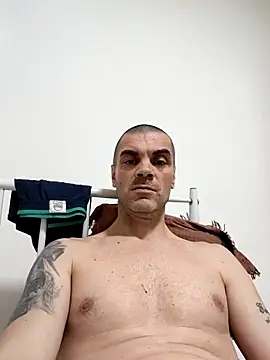 DOMINATOR_SIR-MASTER Chat XXX in diretta