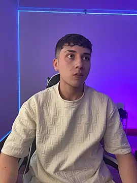 XXX chat uživo modela oliver_kyy