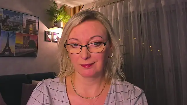 Pokazy przed kamerką – vanessa_chat