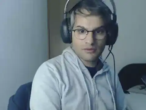 wildpussycat23 网络视讯表演