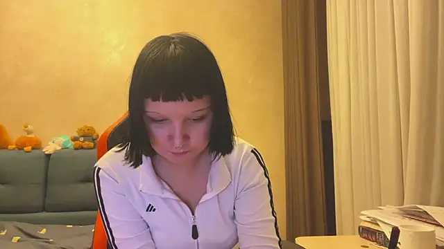 EllaPeony Adlı Modelin Canlı XXX Sohbeti