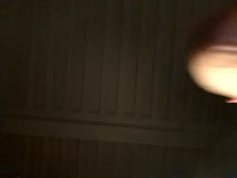 XXX chat uživo modela wedge75