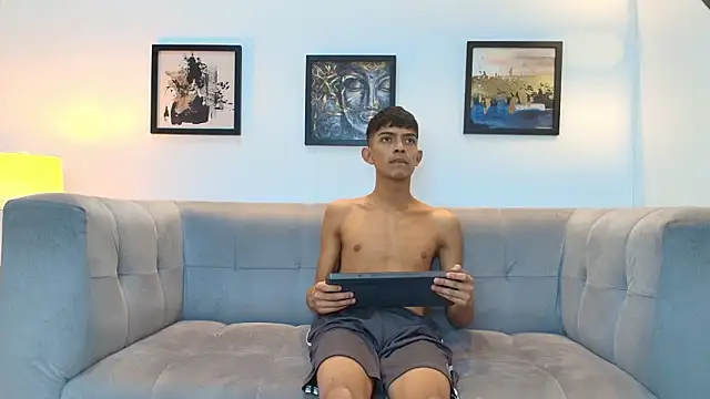 PRETTY_SEX1 Adlı Modelin Canlı XXX Sohbeti