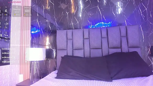 BustyGlow Chat XXX live