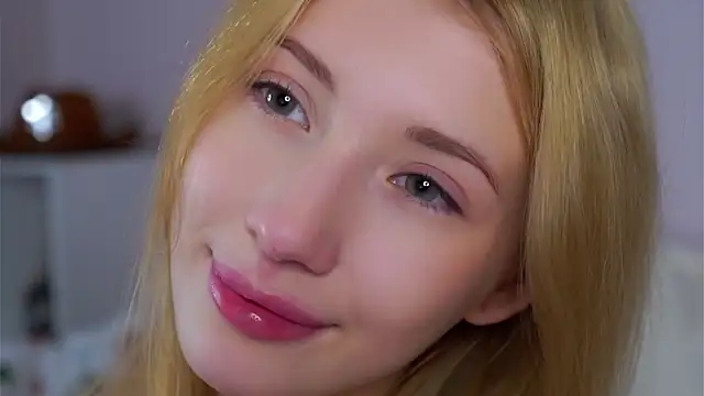 SunnivaCovil Live XXX-chat