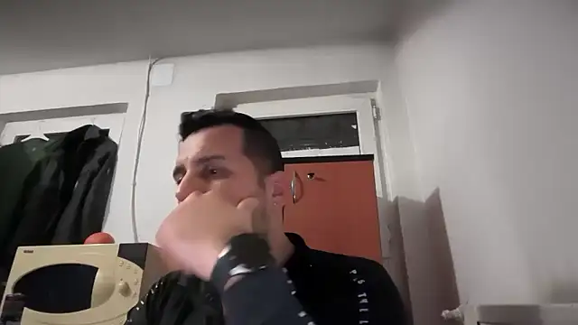 TARKAN1のライブXXXチャット