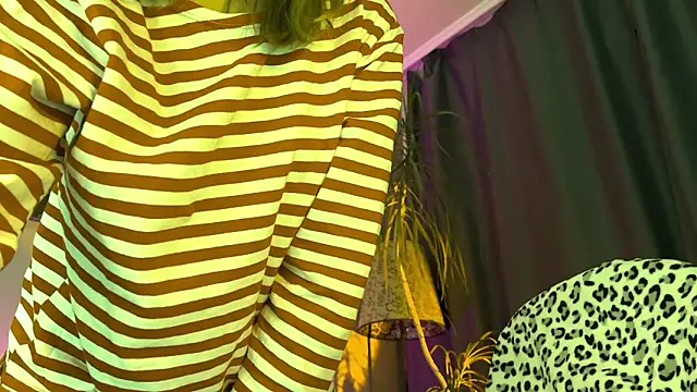 Chatroom XXX en direct de kleya_