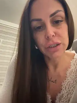 ainahtのライブXXXチャット