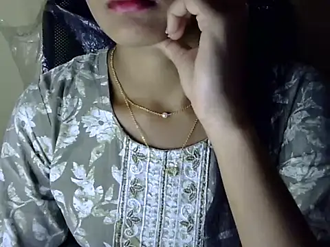 XXX chat uživo modela Khushi_v