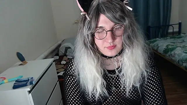 EvaMiron Adlı Modelin Canlı XXX Sohbeti