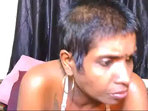 Pokazy przed kamerką – Fuckable_Nasty_MILF