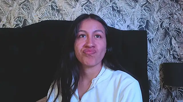 EmiGomez_ Live XXX-chat