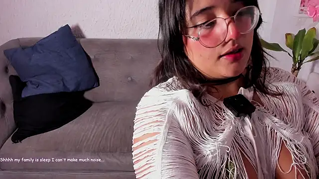 Kuutar Adlı Modelin Web Kamerası Şovu