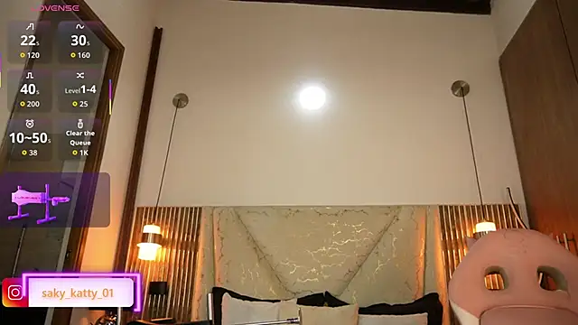 Kat_Saky: онлайн-секс-чат