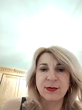 AhlyssaLove1155 网络视讯表演