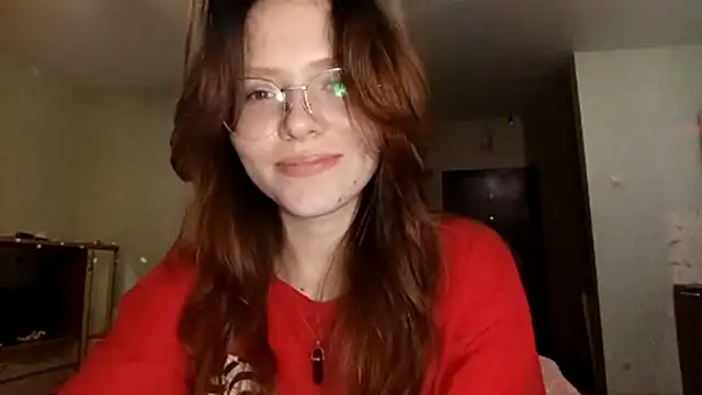 RedheadCuti élő XXX-chatje