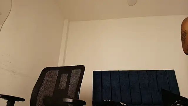 Dante_Knox Adlı Modelin Canlı XXX Sohbeti