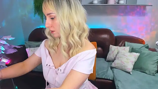 MilenaBlossom's Live XXX Chat