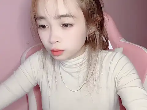 Emily031 live XXX chat