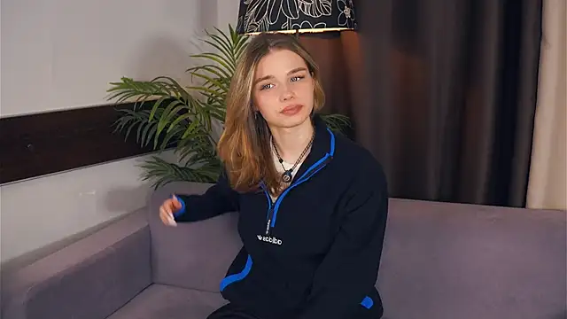 EarthaStinett Adlı Modelin Canlı XXX Sohbeti