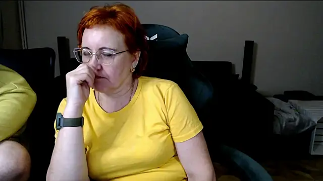 JoannaAndNeighbour's Live XXX Chat