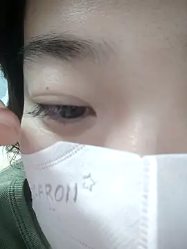 miniiceyya: онлайн-секс-чат