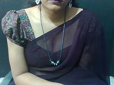 Chat XXX ao vivo de Thilothama_Vaishu