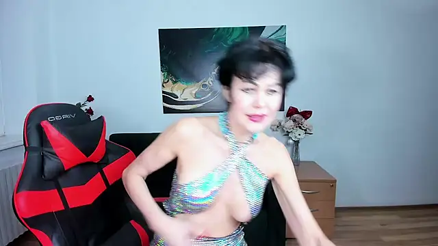 Silvia_Wallec: онлайн-секс-чат