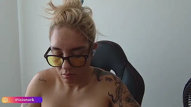 ValkyriaRose élő XXX-chatje