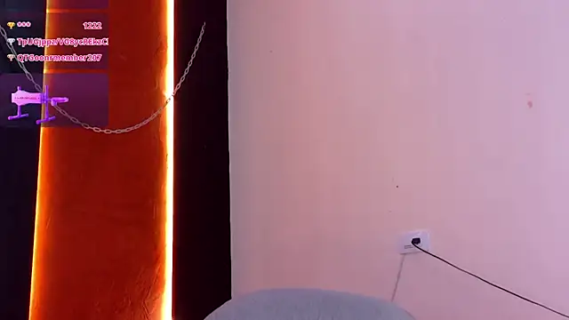 Chat XXX en directo de Charlotte_Love10