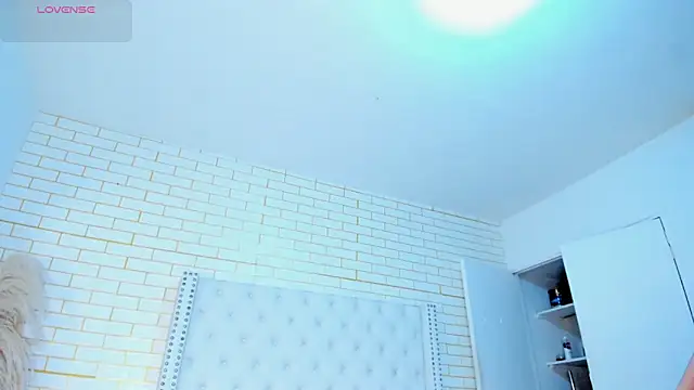 kylie_wilsson live XXX chat