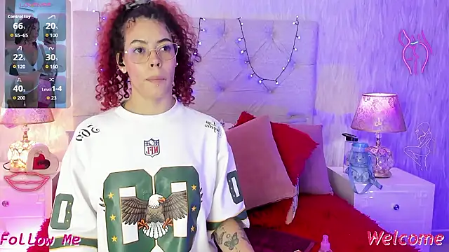 Pamelamiler__ élő XXX-chatje