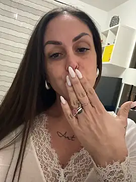 ainaht Chat XXX in diretta