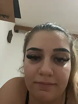 Chat XXX en directo de CrazyJessika