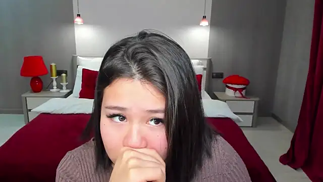 Brunette_Charm élő XXX-chatje