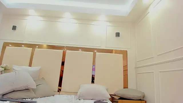 _zendy_love_'s Live XXX Chat