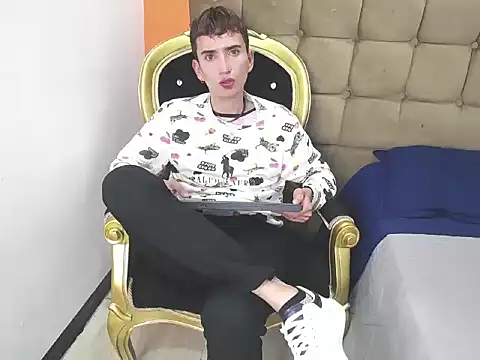 Iam_Smith_ élő XXX-chatje