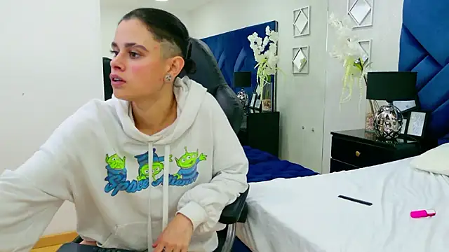 AshleyGingerr élő XXX-chatje