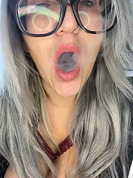 LittleMissEeve live XXX chat