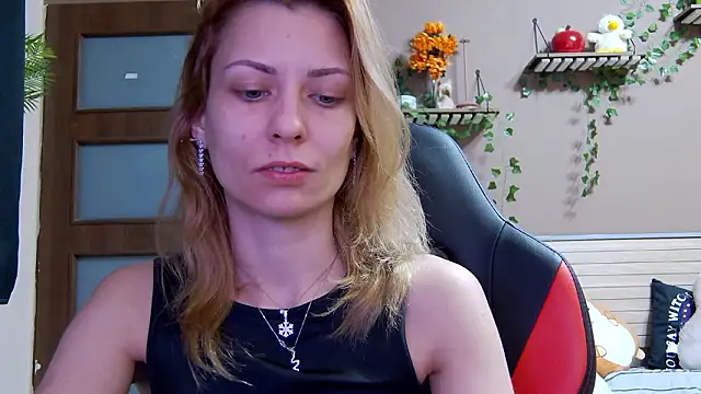 karo123421 élő XXX-chatje