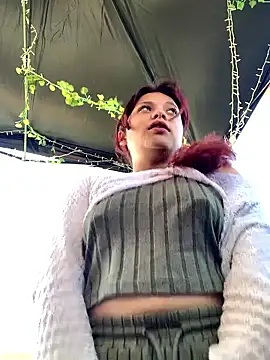 Chat +18 de 3littleschoolteens ao vivo